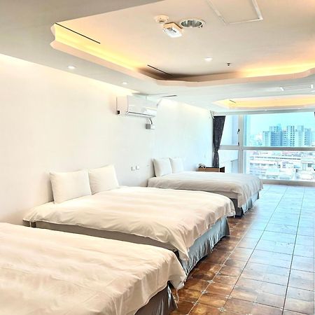 Hotel Champs Elysees Taichung Exterior photo
