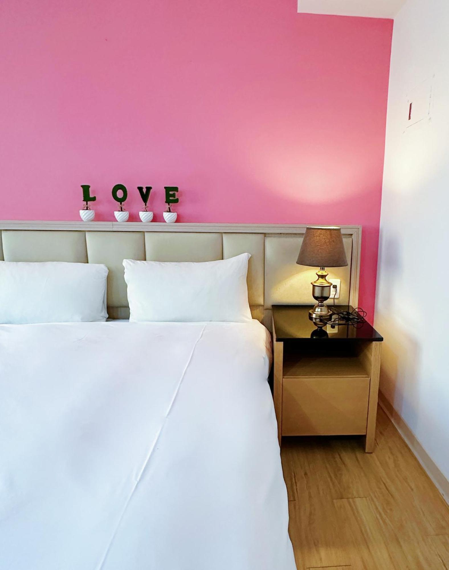 Hotel Champs Elysees Taichung Exterior photo
