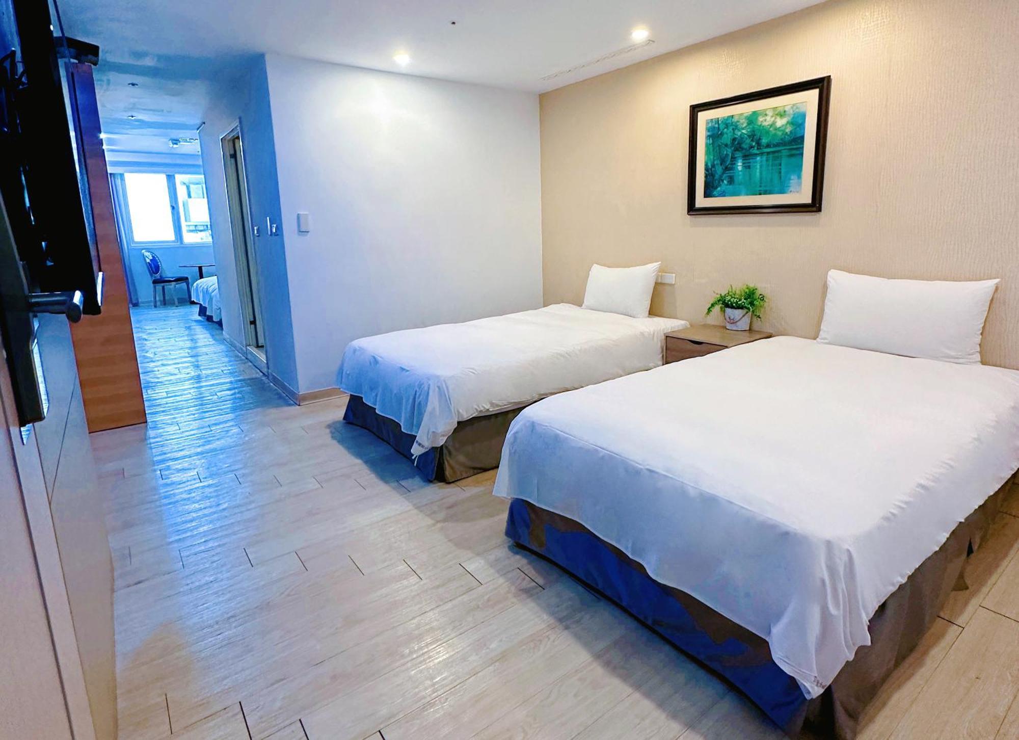 Hotel Champs Elysees Taichung Exterior photo