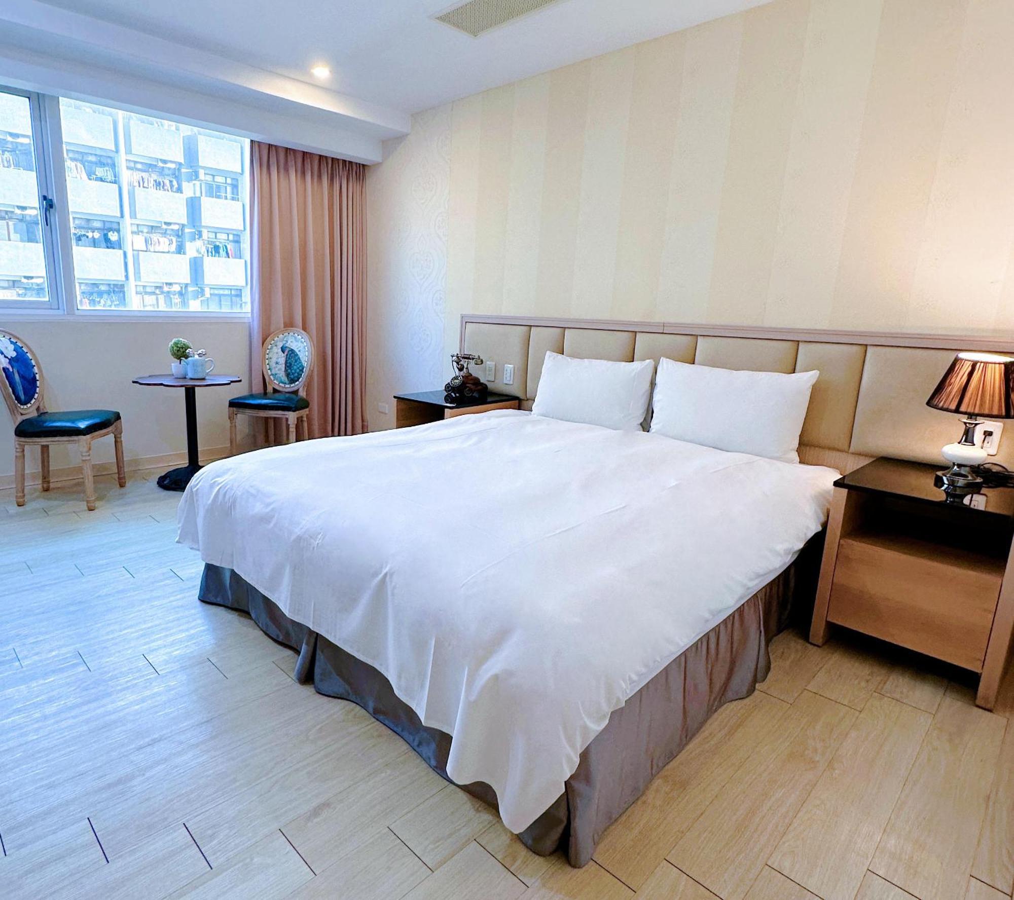 Hotel Champs Elysees Taichung Exterior photo