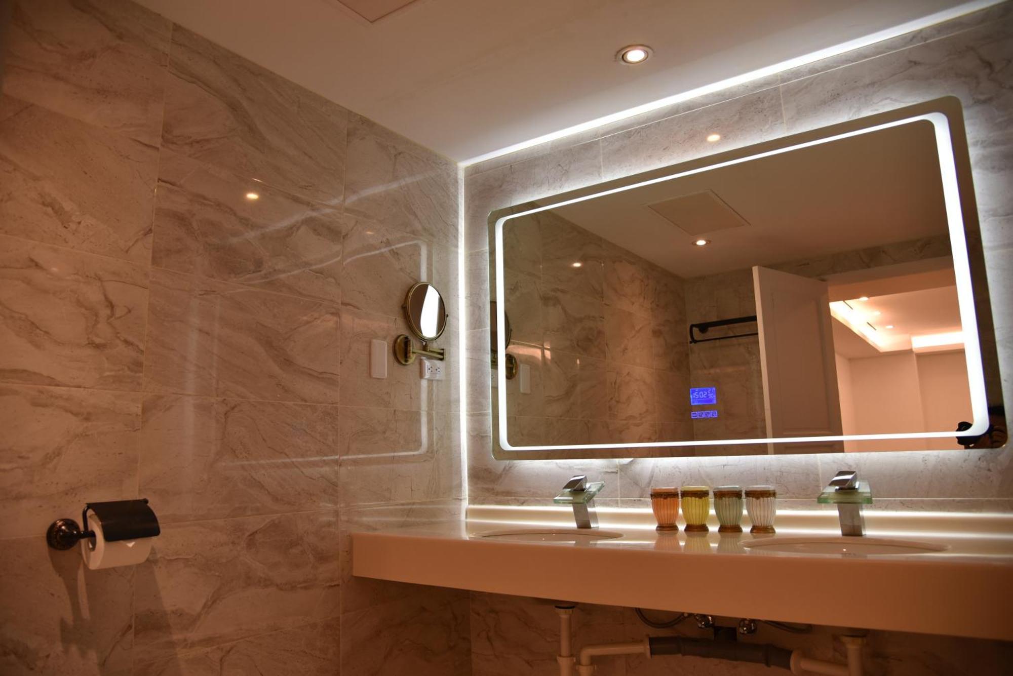 Hotel Champs Elysees Taichung Exterior photo